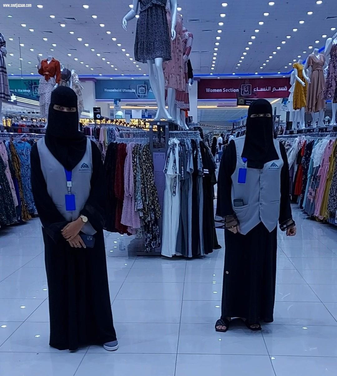 أمانة جازان تنفذ جولة رقابية لضمان التزام المنشآت التجارية بتطبيق الاحترازات والتباعد