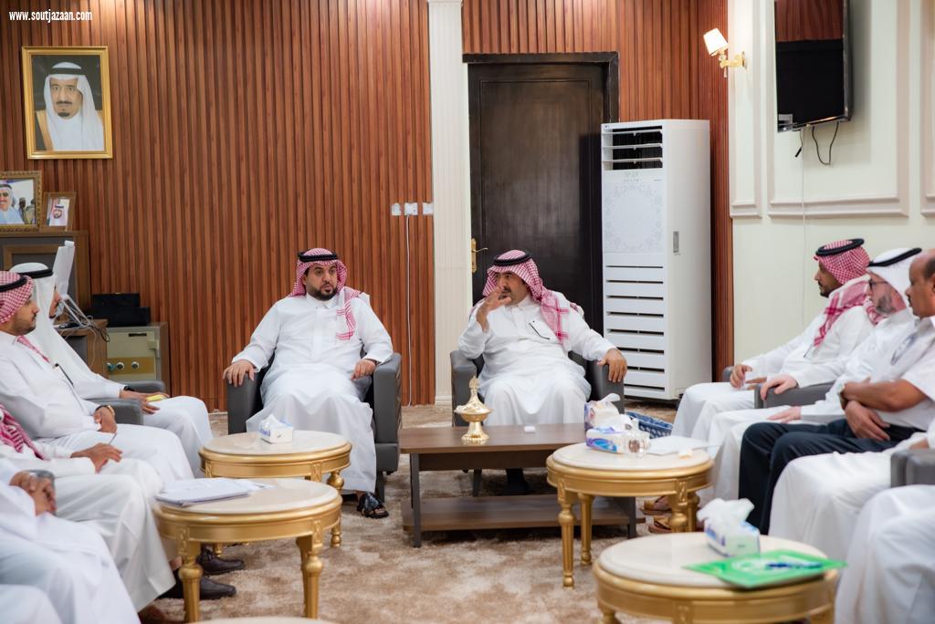 محافظ بيش يستقبل مدير عام الشؤون الصحية بمنطقة جازان لمناقشة التطورات والخدمات الصحية بالمحافظة 