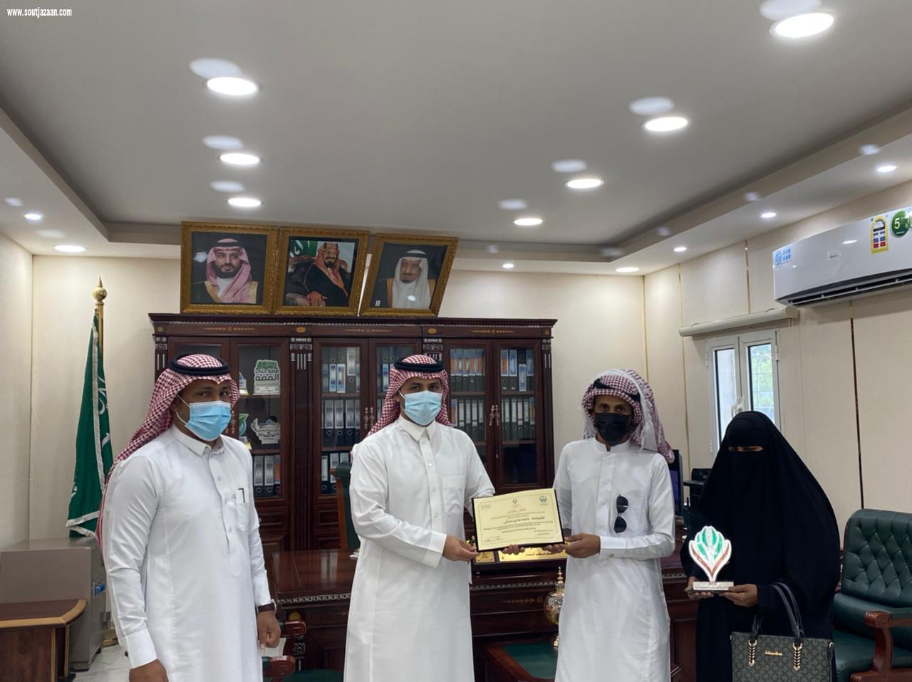مركز الخشل وتنمية الحُرث يكرمان الاسرة المنتجه 
