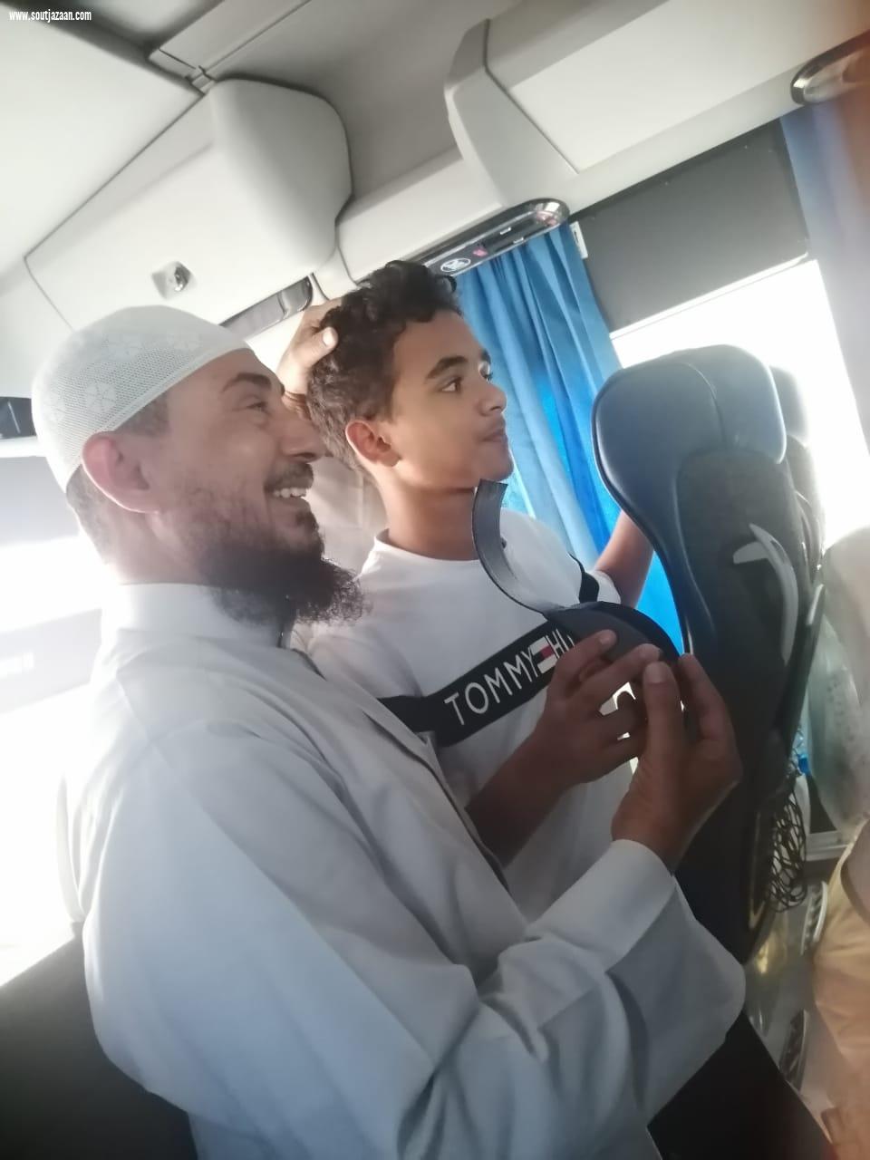 حملة الوفاء على نية الشهداء تكرم أبناء الشهيد محزري وتحفز المعتمرين