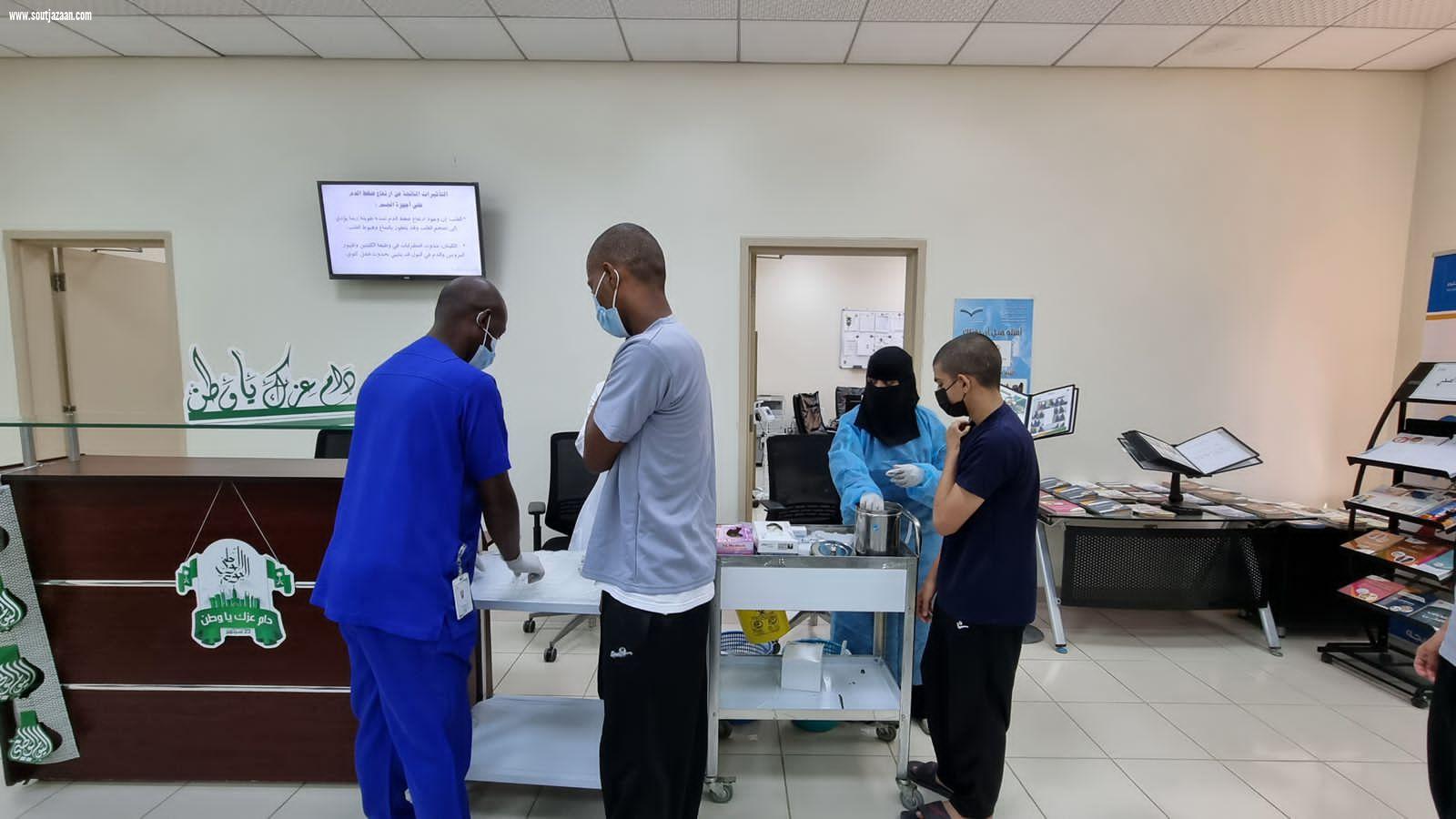 بالتعاون مع صحة جازان دار الملاحظه ينظم حملة تطعيم ضد الإنفلونزا الموسمية