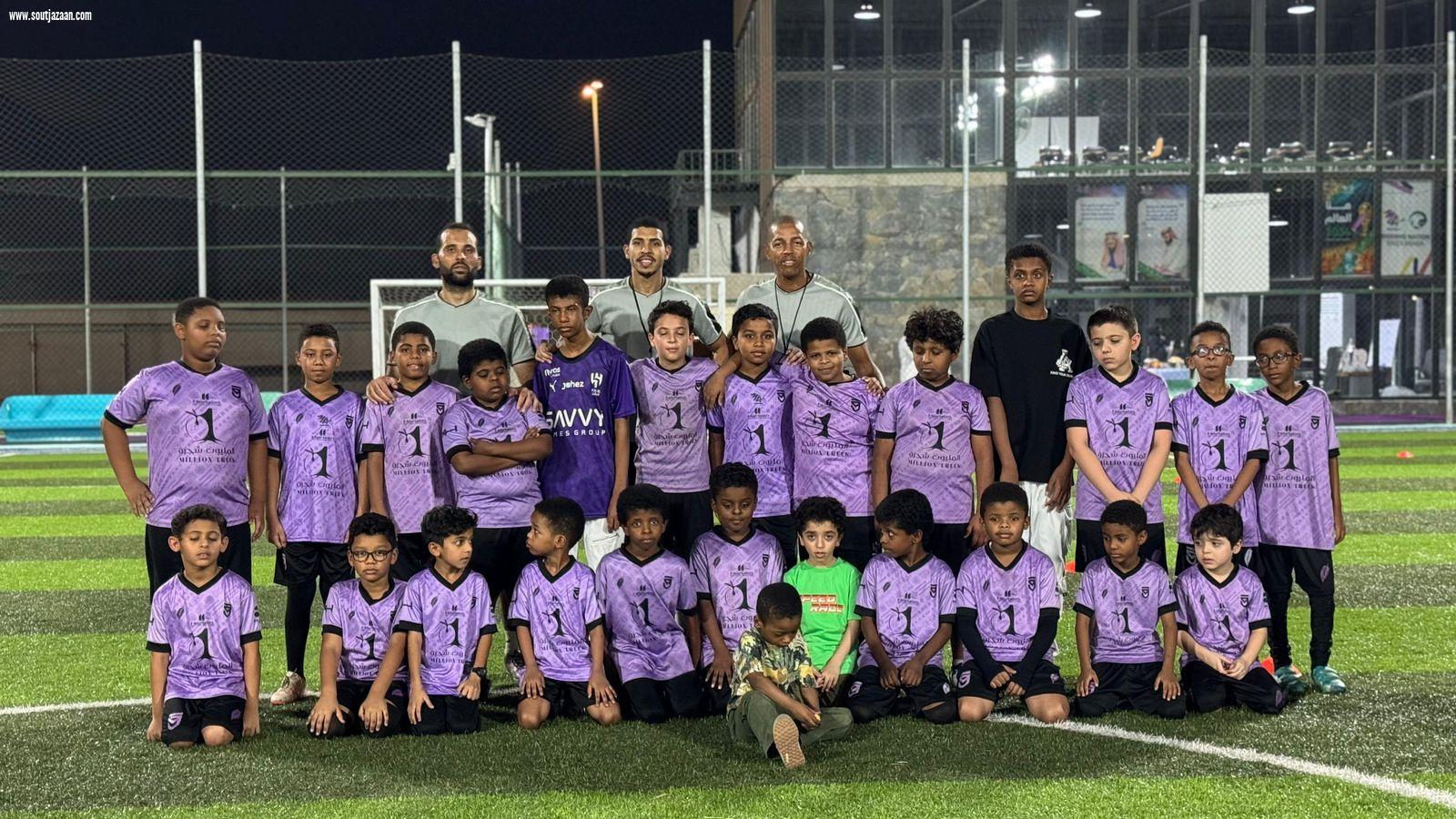 جمعية أسر التوحد تنفّذ برنامج (أنوار العيد) في أكاديمية رياضية بمحايل عسير