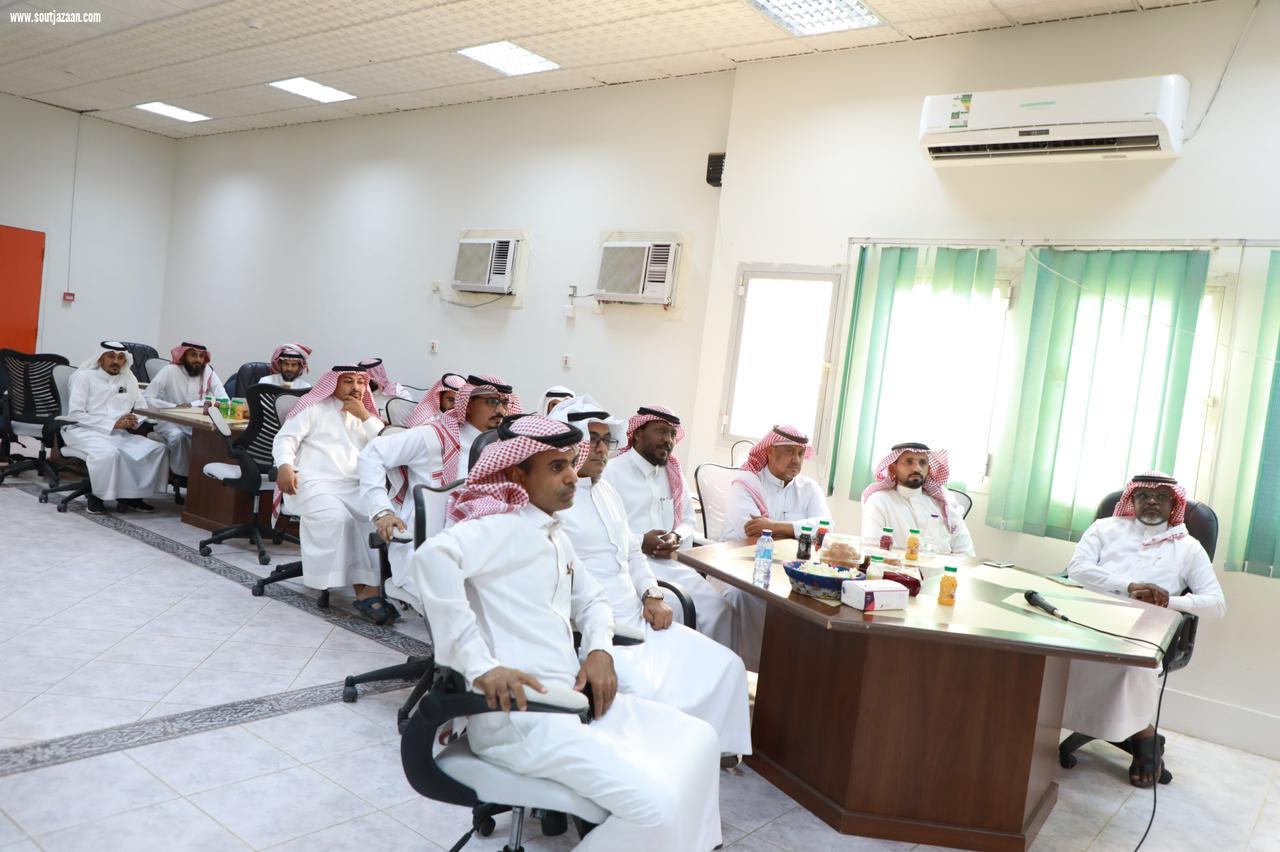 فن الإنتاج المسرحي  ورشة تدريبية لتنمية المعرفة المسرحية بتعليم جازان