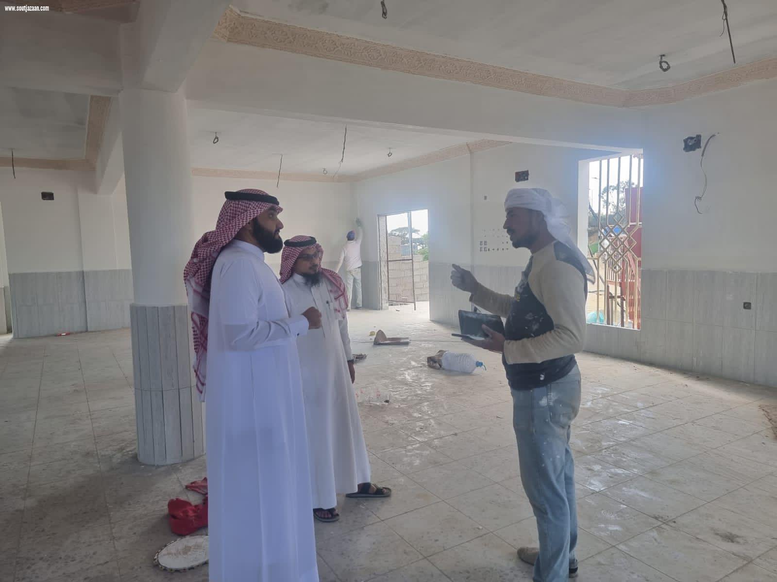مدير إدارة المساجد بمحافظة الريث يتفقد إنشاء جامع الجبل الأسود