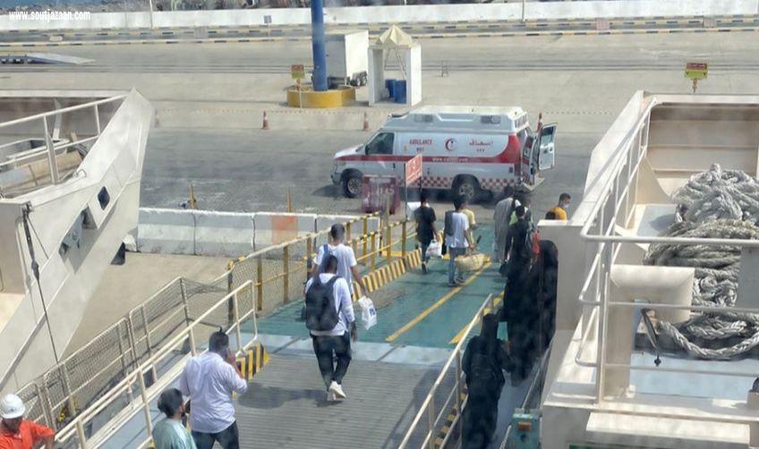 سمو أمير جازان يطمئن على صحة الإعلامية  الفقيهي  بعد تعرضها لعارض صحي عقب مشاركتها بمهرجان الحريد بفرسان