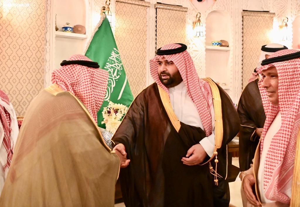 سموُّ نائبِ أميرِ منطقة جازان يزورُ فرسانَ ويلتقي مشائخَ وأهاليَ المحافظة
