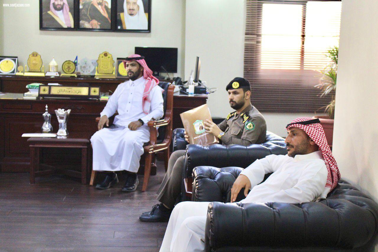 مساعد مدير مرور منطقة جازان يفعل مبادرة يستفتونك
