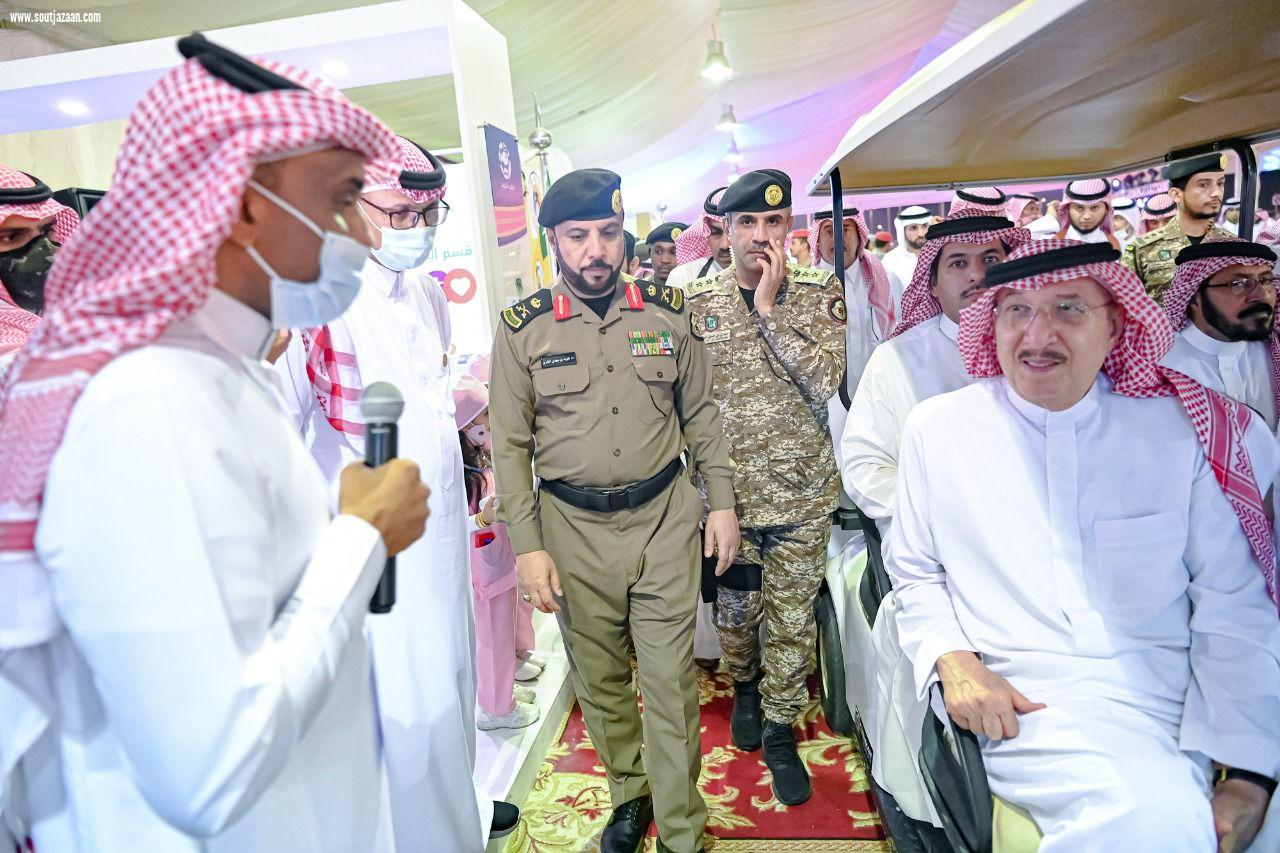 سمو أمير جازان يقف بحضور سمو نائبه على معرض الجهات المشاركة والحرف البحرية وفعاليات مهرجان الحريد الـ ١٨ بفرسان