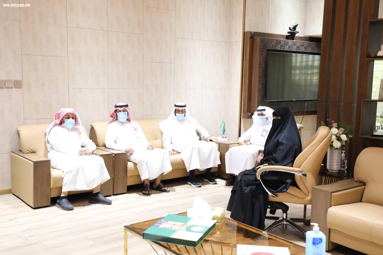 شمل عدداً من أوراق العمل تعليم جازان يعقد لقاء القيادات المستجدة
