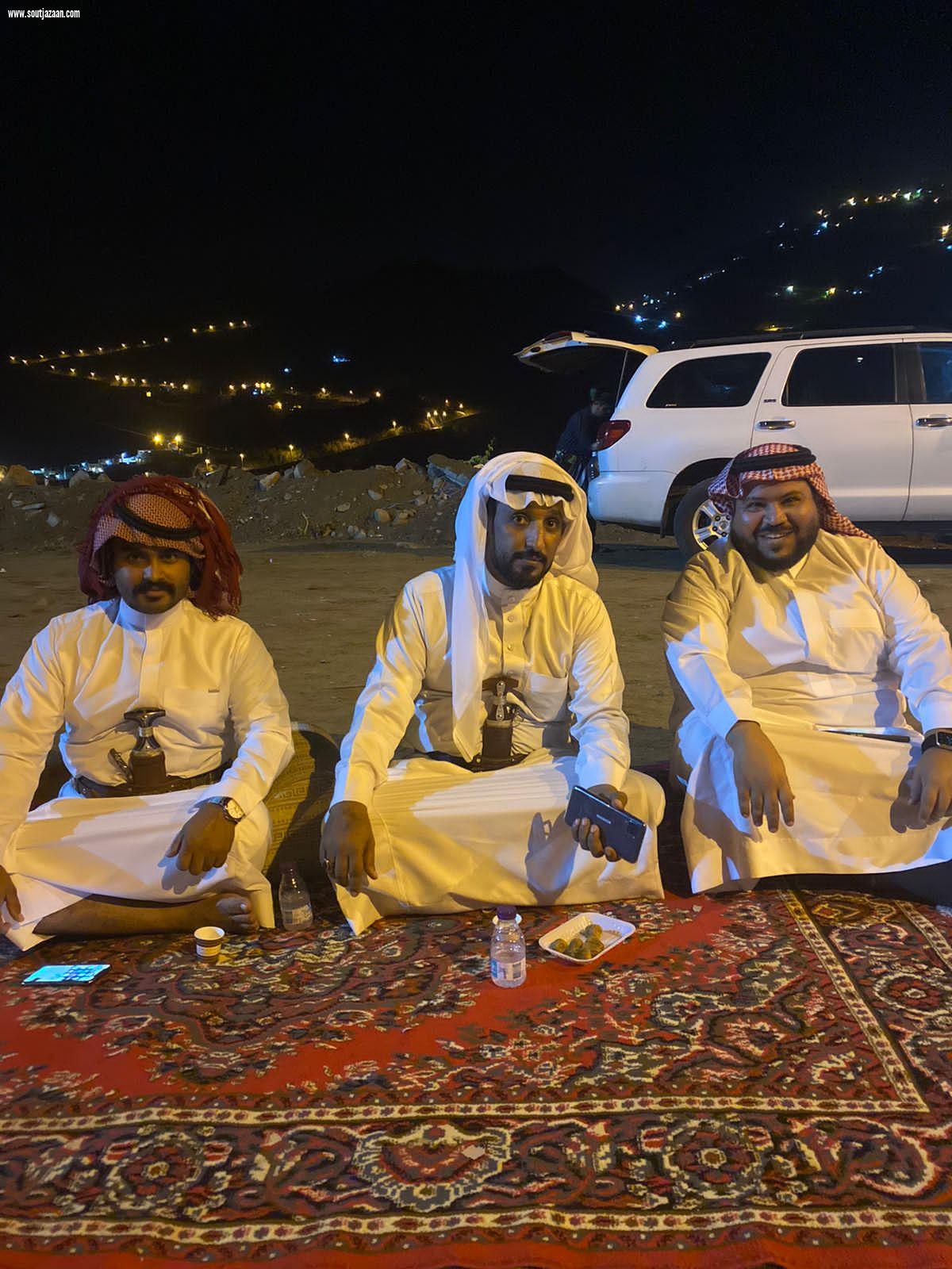 البشري يحتفل بتخرج نجله نواف