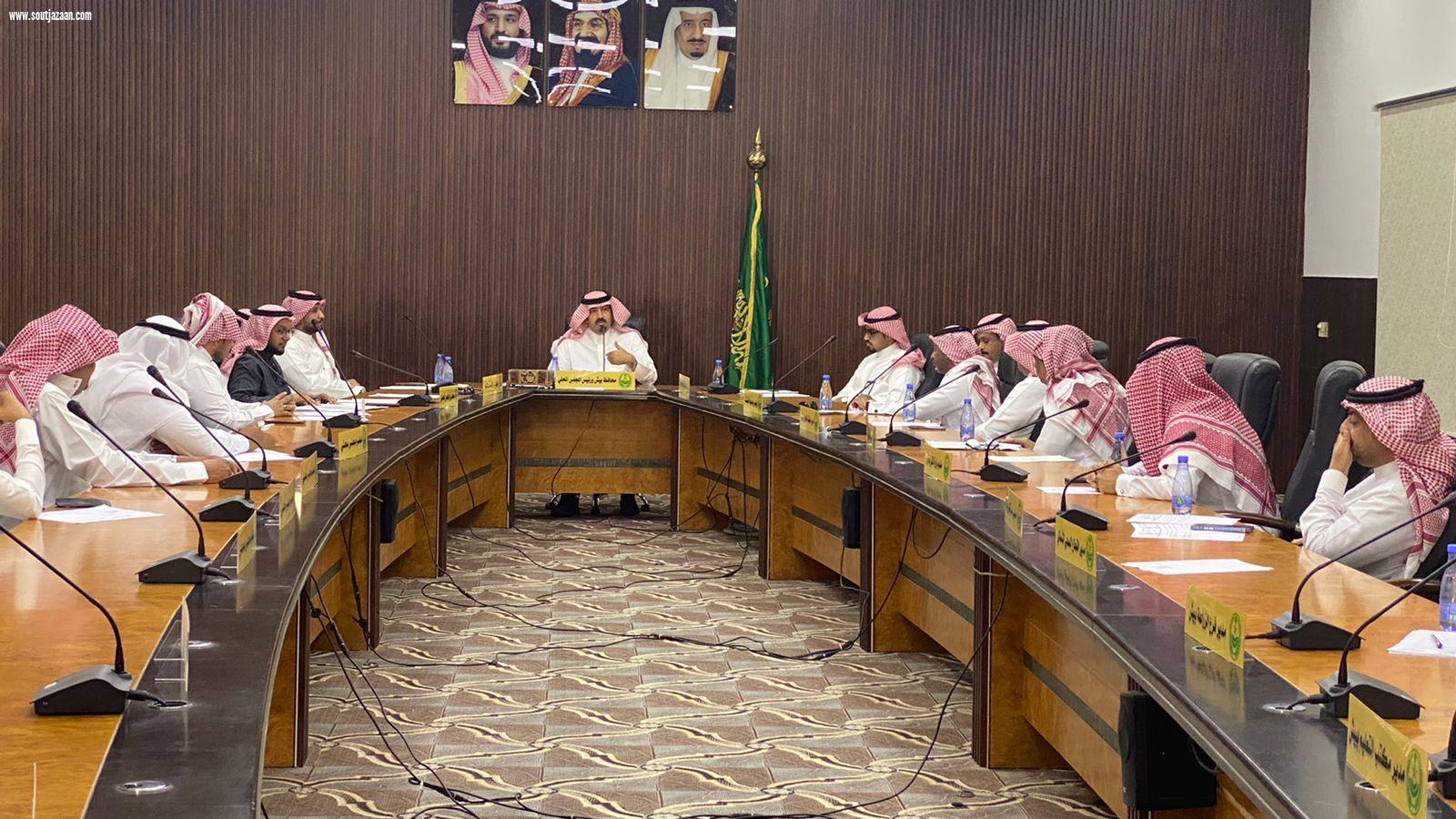 محافظ بيش يترأس جلسة المجلس المحلي في دورته الثانية للعام ٢٠٢٣ م  