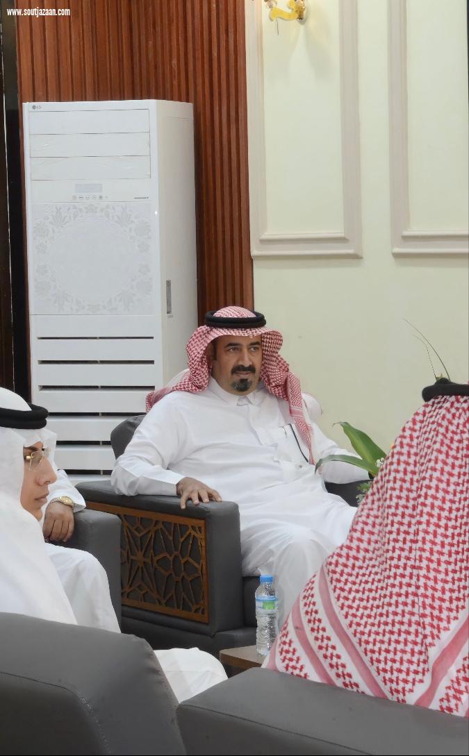 محافظ بيش يستقبل أمين منطقة جازان لمناقشة التطورات والمستجدات البلدية 