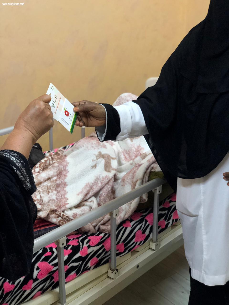 مستشفى صامطة العام يعايد مرضى الرعاية المنزلية