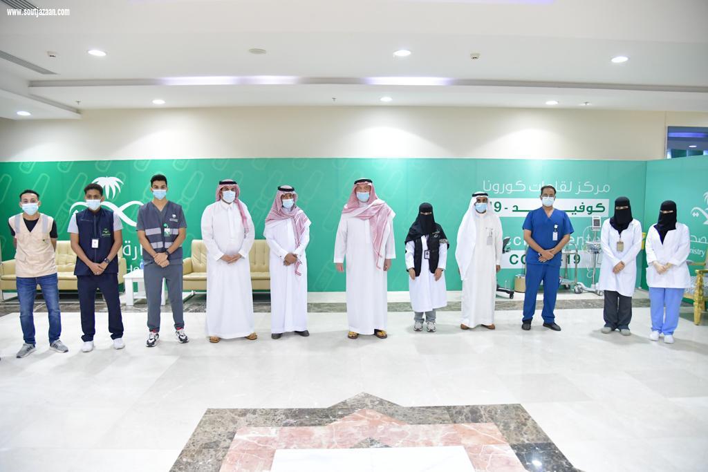سمو أمير جازان يتلقى الجرعة الثانية من لقاح كورونا