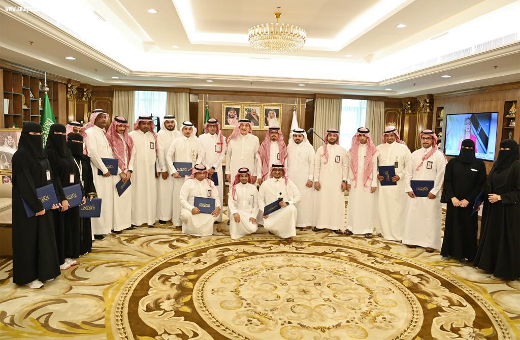 سمو أمير جازان يدشّن الحملة التعريفية بإدارة البيانات ويطلع على تقرير الأمن السيبراني