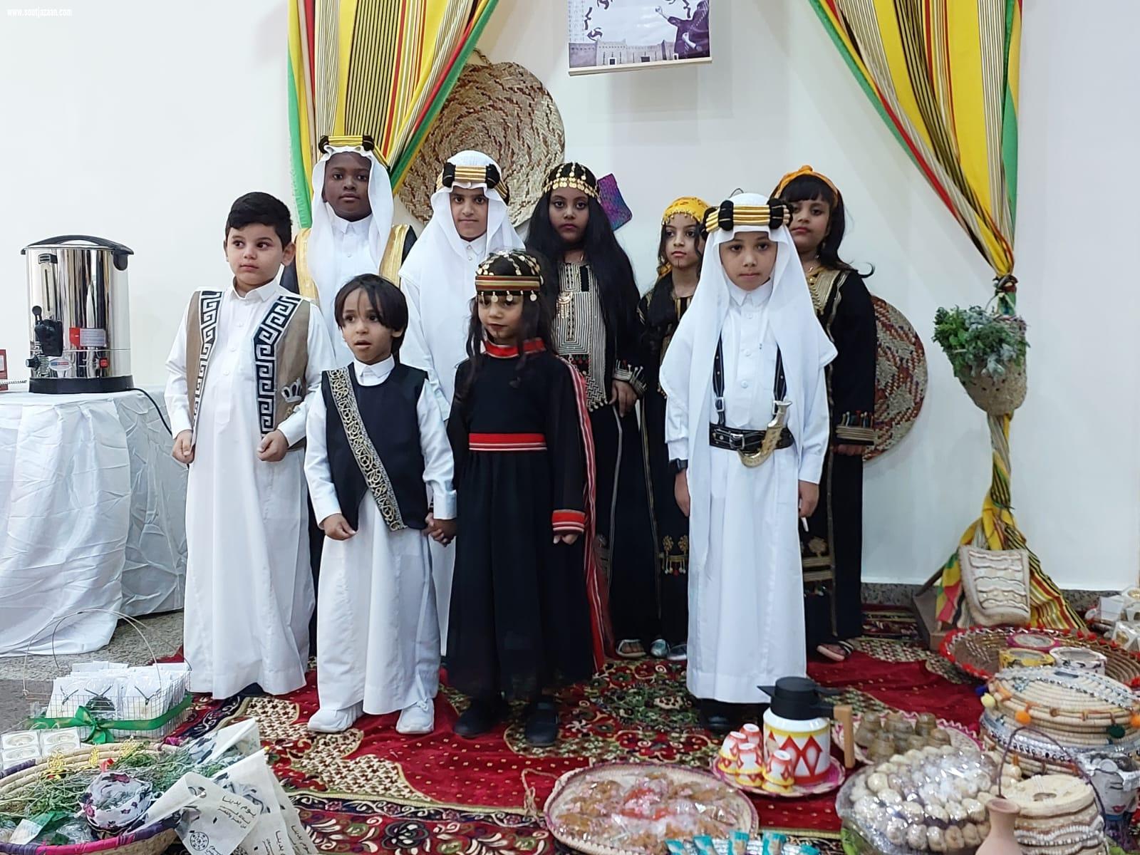 فرع وزارة الموارد البشرية والتنمية الإجتماعية بجازان يحتفل بيوم التأسيس