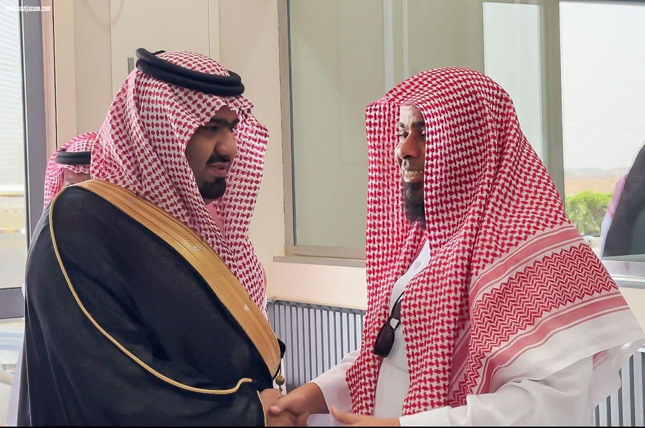 محافظ بيش يفتتح مبنى بر بيش