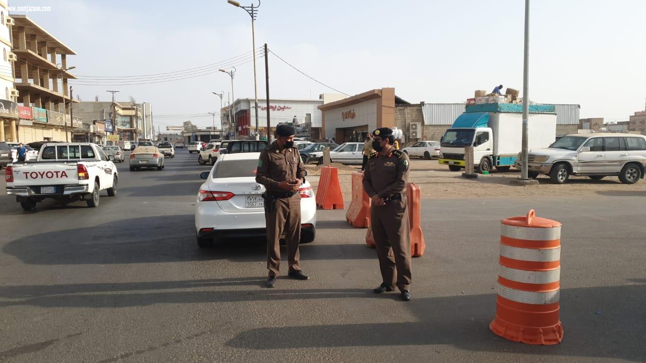 اتسمت بالانسيابية رغم كثافة المركبات بشوارع وميادين المحافظة محافظ صامطة يؤكد نجاح الخطة المرورية والمتابعة الأمنية في شهر رمضان المبارك