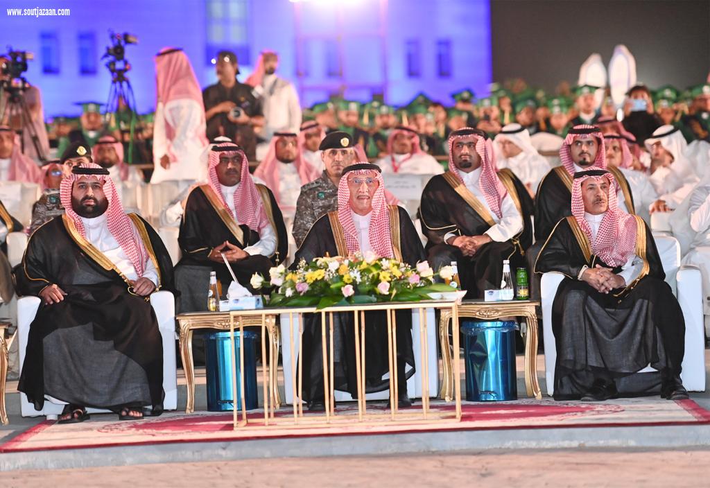سموُّ أمير منطقة جازان يرعى حفلَ تخريج الدفعة الـ18 من طلبة جامعة جازان