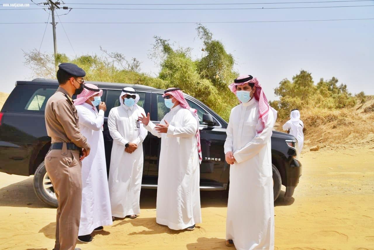 محافظ ضمدالغامدي يقوم بجولة تفقدية لمجرى وادي ضمد