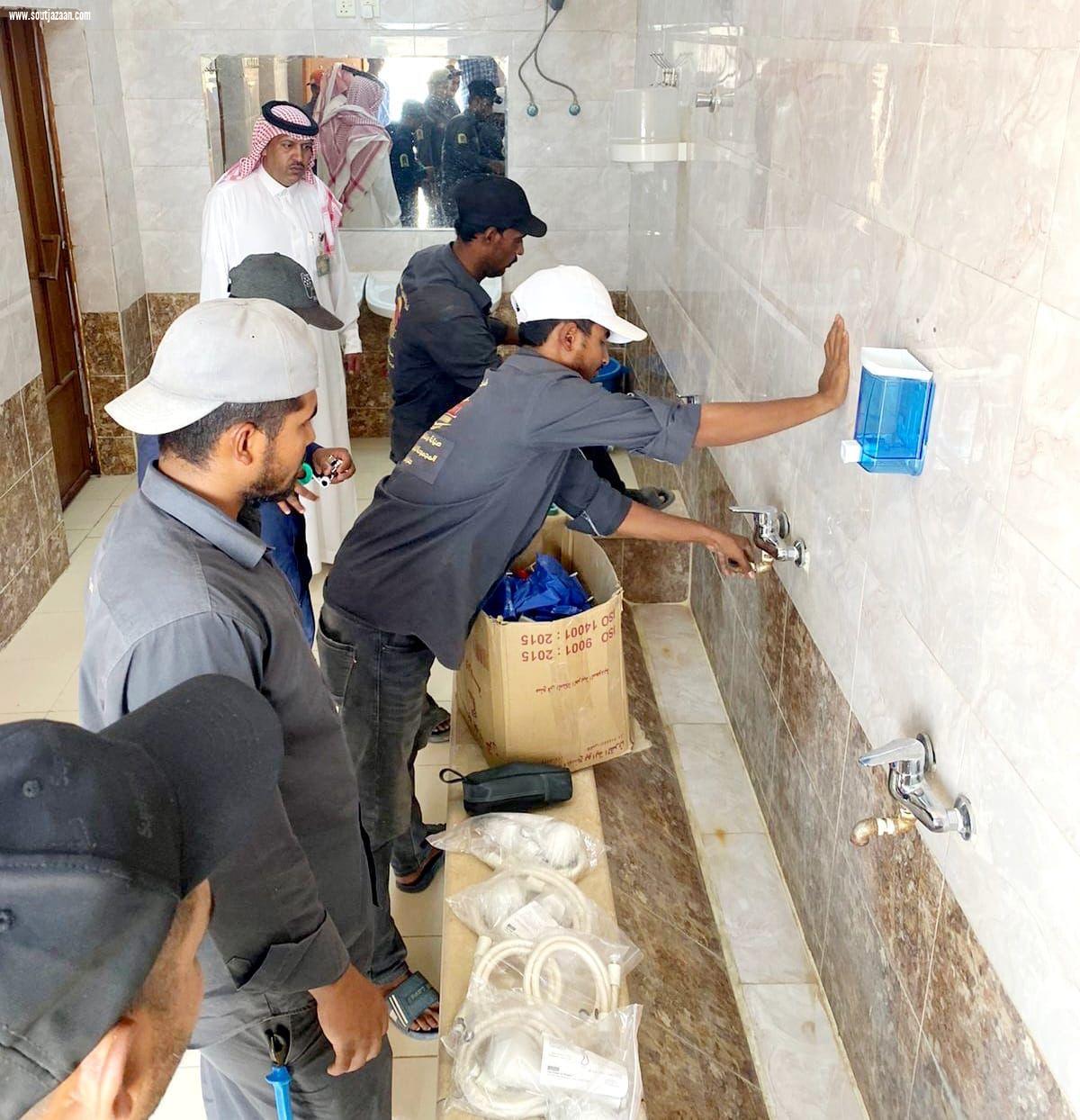 إدارة المساجد والدعوة والارشاد وفرع الشركة الوطنية للمياه بمحافظة حفرالباطن ينفذان مبادرة خليها عادة وعبادة لترشيد استهلاك المياه