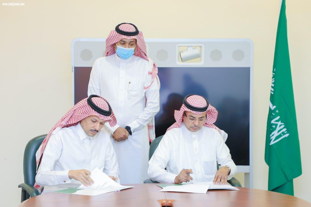 اتفاقية مشتركة بين فرع وزارة الموارد البشرية بجازان وبين غرفة جازان لتفعيل  المسؤولية الاجتماعية  للشركات
