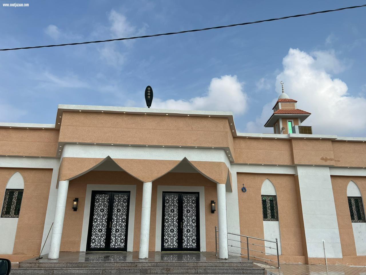 بحضور فضيلة مدير عام فرع وزارة الشؤون الإسلامية محافظ بيش يفتتح جامع قرية العيدابي بمركز الحقو