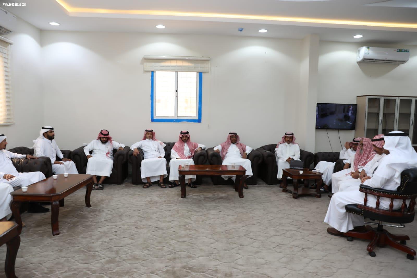 محافظ صامطة المكلف يفعل مبادرة الإفتاء والفئة الغالية