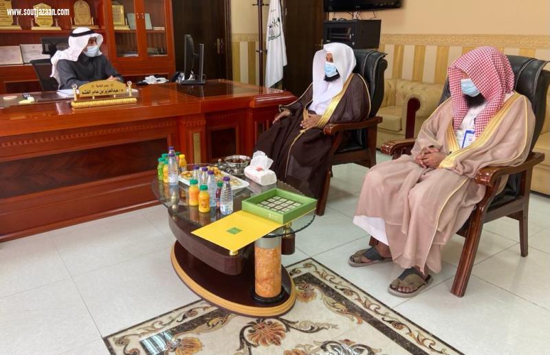 مدير عام فرع هيئة الحدود الشمالية المكلف يقوم بجولة تفقدية على هيئة العويقيلة  