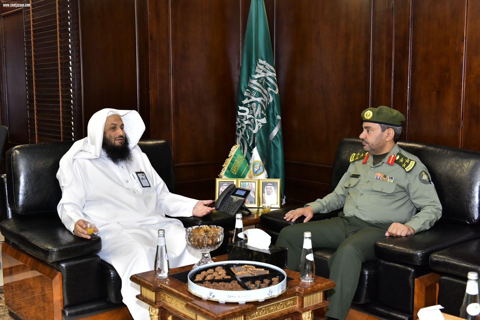 مدير هيئة الأمر بالمعروف بعسير يلتقي مدير عام الجوازات بالمنطقة وعدداً من قيادات المديرية