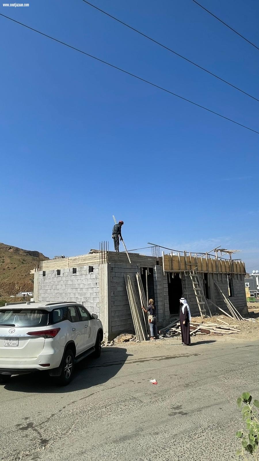 مدير مساجد الريث يتفقد المساجد التي لازالت قيد الإنشاء