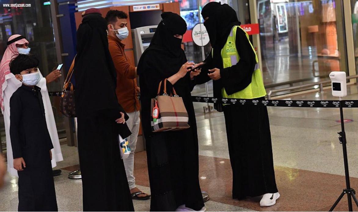 60 متطوعًا ومتطوعة بأمانة جازان يشاركون في تطبيق الإجراءات الاحترازية بالأسواق والمراكز التجارية