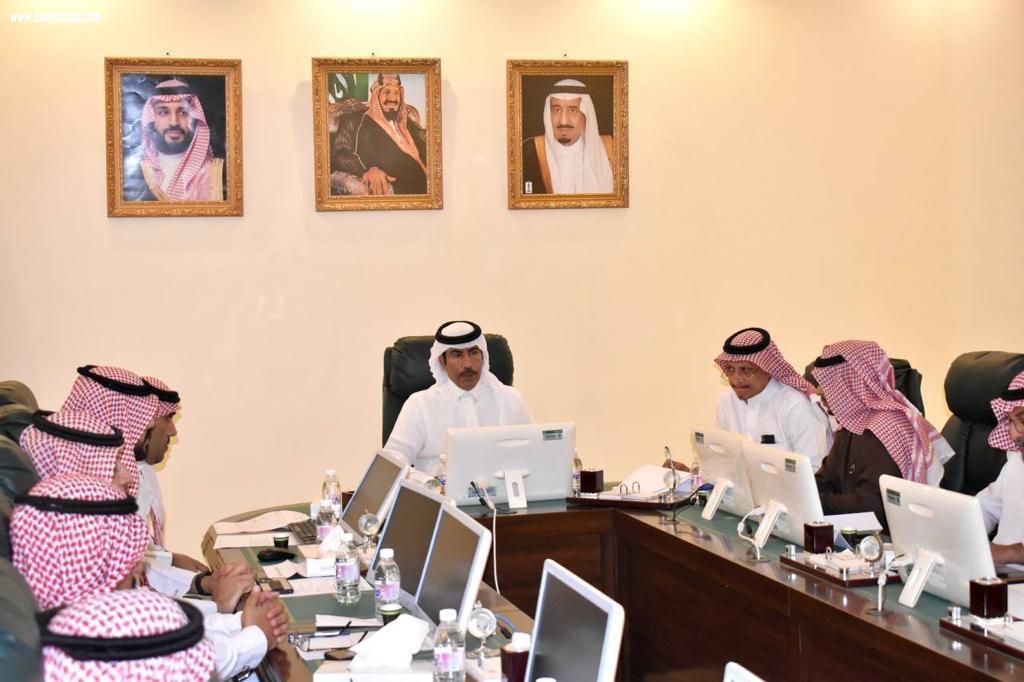 محافظ الطوال يرأس الاجتماع الدوري  للمجلس المحلي للمحافظة