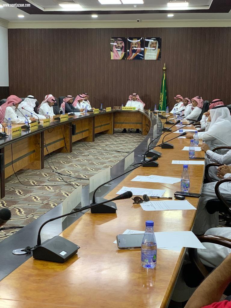 محافظ بيش يترأس جلسة المجلس المحلي في دورته الثانية للعام ٢٠٢٣ م  