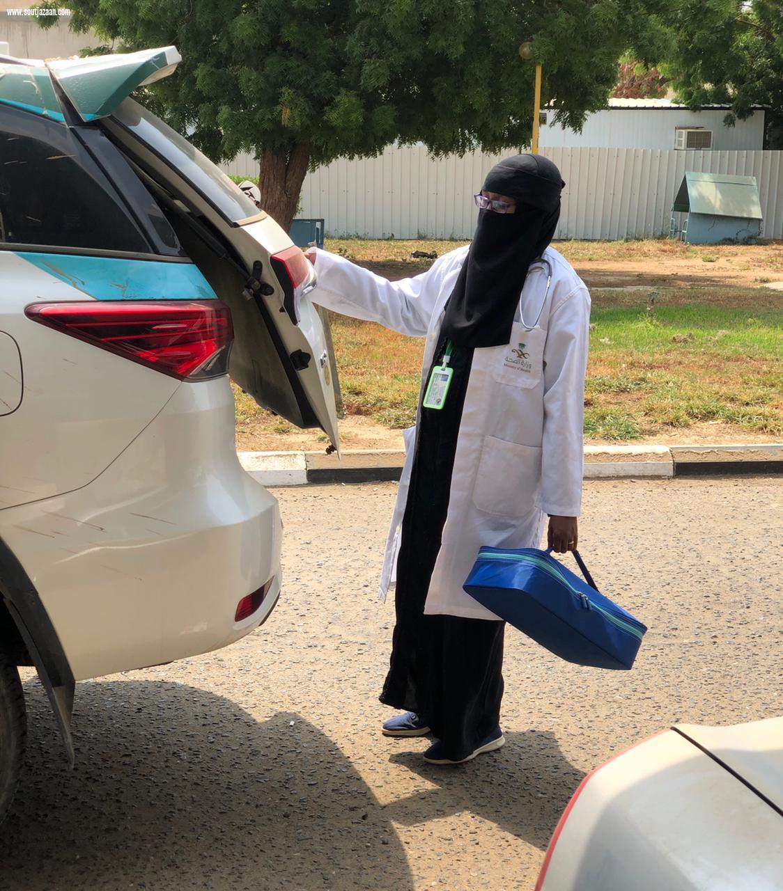 مستشفى صامطة العام يعايد مرضى الرعاية المنزلية