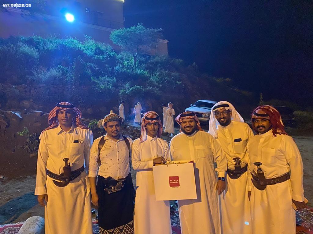 البشري يحتفل بتخرج نجله نواف