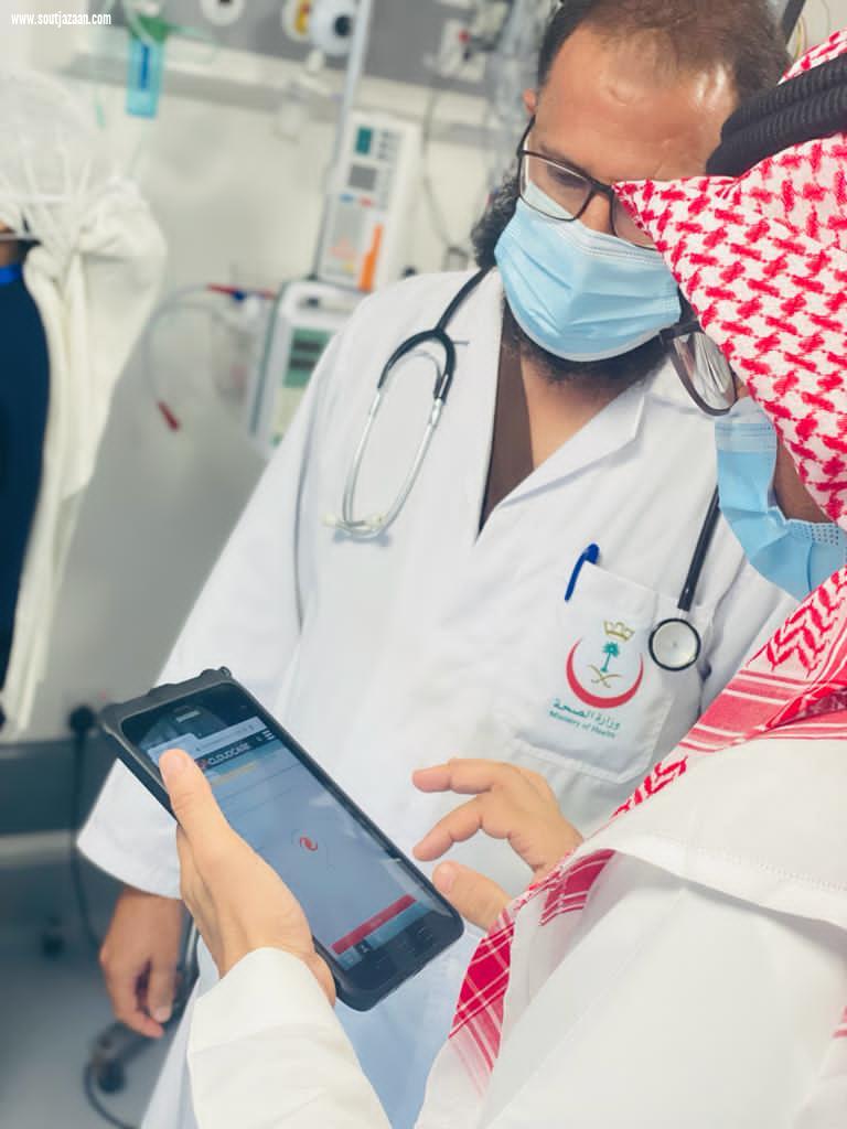 يستخدم التابلت لمساعدة الكادر الطبي في تقليل مدة الانتظار وحفظ الوقت مستشفى صامطة العام يُفعِّل العمل بالنظام الإلكتروني في أقسام التنويم