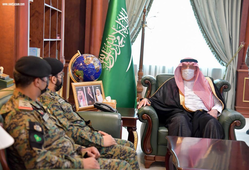 سمو أمير جازان يلتقي قائد قوة الأفواج الأمنية السابق والمعين حديثا بالمنطقة