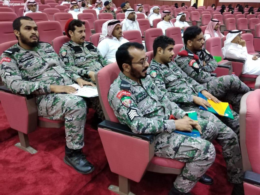 استهدفت موظفي وموظفات  العلاقات العامة بالقطاع الحكومي والخاص | مبادئ لغة الإشارة ورشة عمل بوحدة خدمات ذوي الاعاقة بجازان