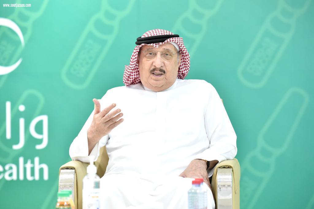 سمو أمير جازان يفتتح مركز لقاحات كورونا بالمنطقة ويتلقى الجرعة الأولى 