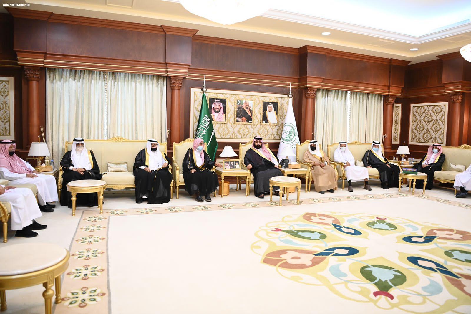 سمو أمير جازان بالنيابة يستقبل عضو الافتاء بمنطقة جازان ومدراء فروع الرئاسة العامة للبحوث العلمية والإفتاء بالمملكة