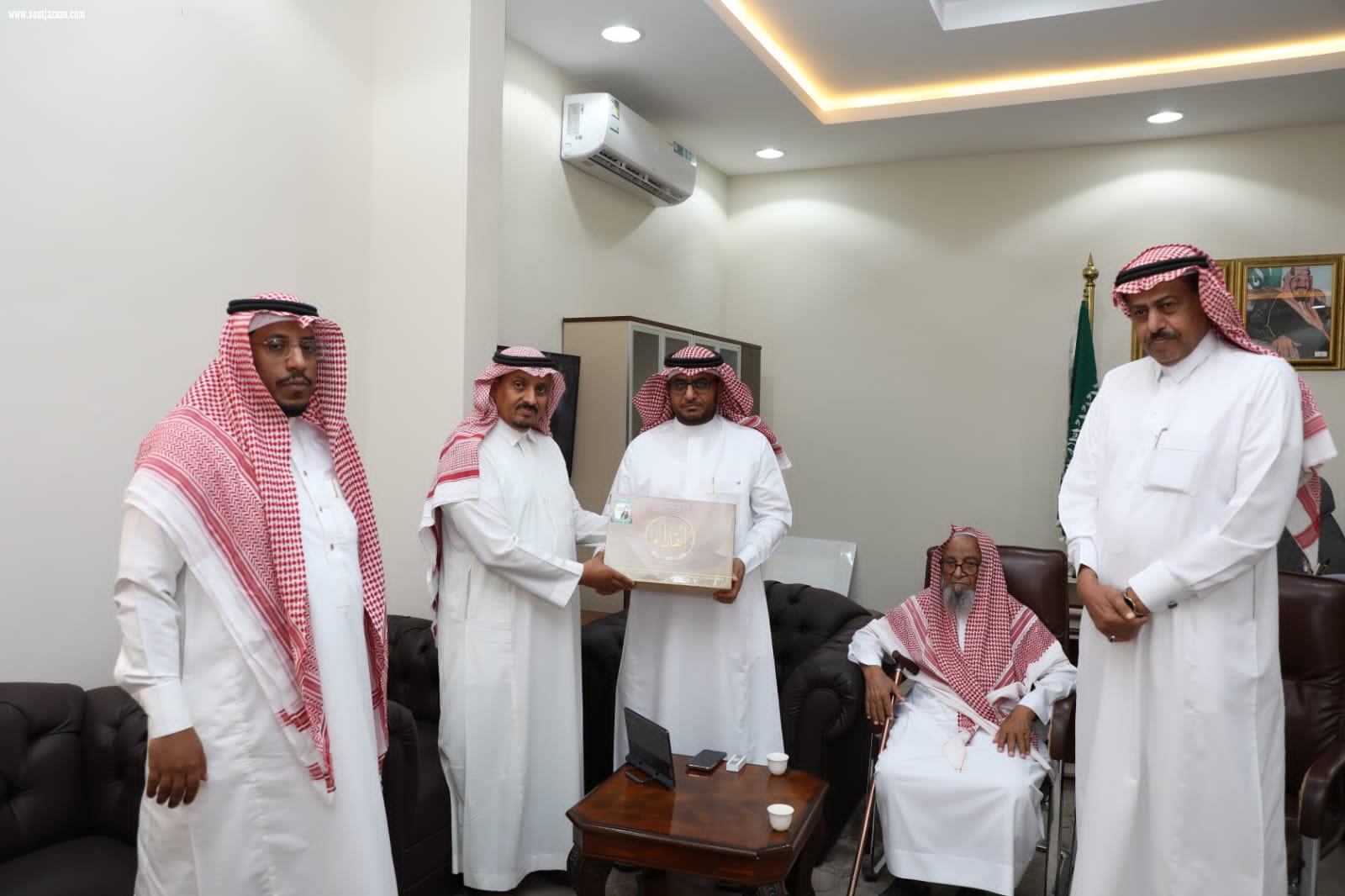 محافظ صامطة المكلف يفعل مبادرة الإفتاء والفئة الغالية