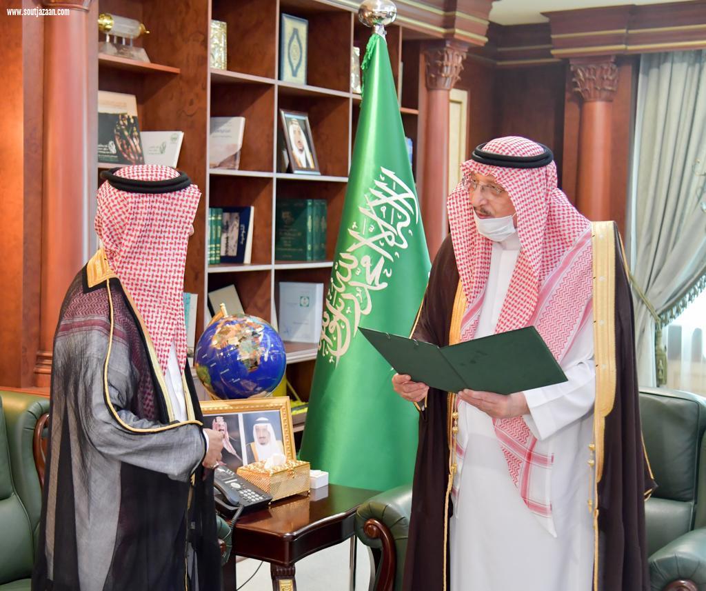 تسلم تبرعا لجمعية أطفال التوحد سمو أمير منطقة جازان يستقبل الرئيس التنفيذي لشركة أسمنت الجنوب