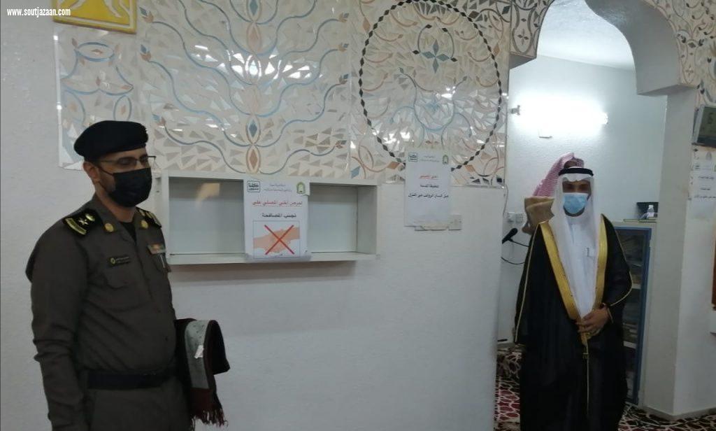 وكيل محافظة الطوال الأستاذ جابر بن محمد عواف يؤدي صلاة عيد الفطر المبارك