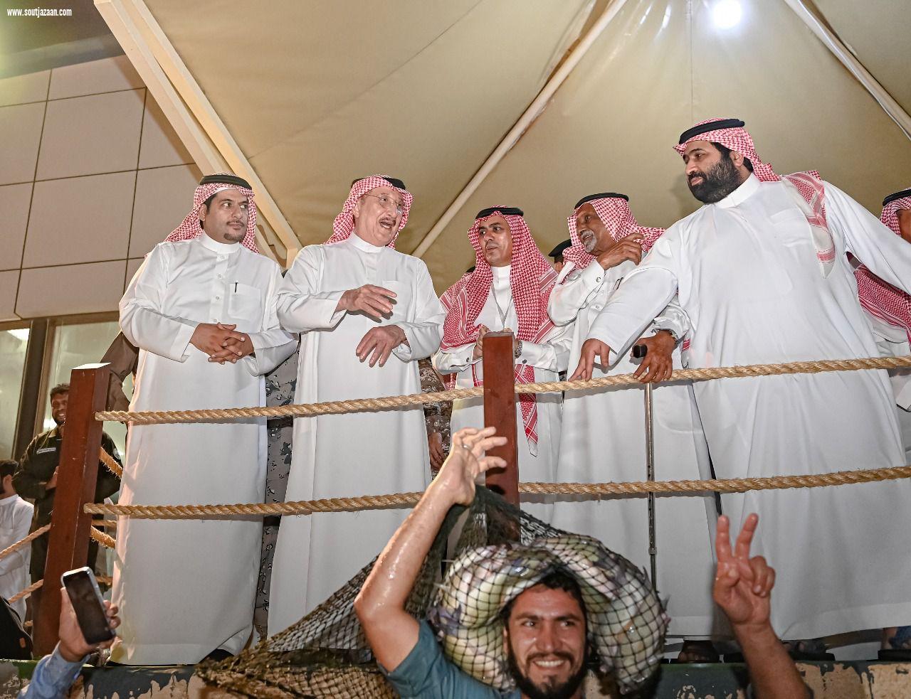 سمو أمير منطقة جازان يشارك بحضور سمو نائبه أهالي فرسان صيد سمك الحريد