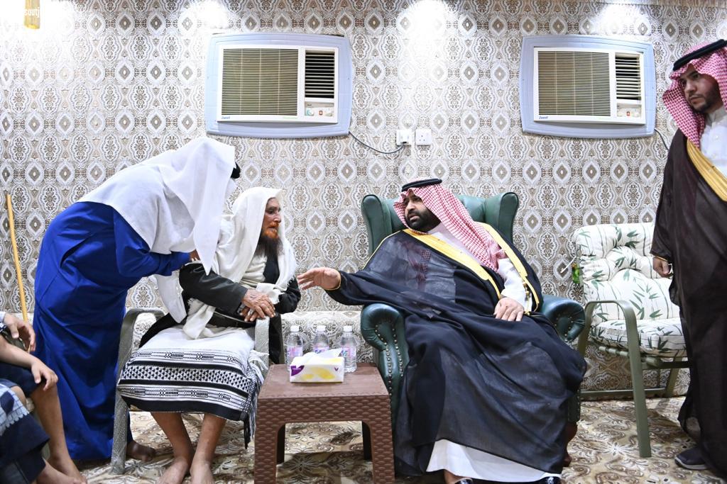 سمو نائب أمير جازان يعزي ذوي المتوفين في حادثتي الغرق في سيول صبيا والريث