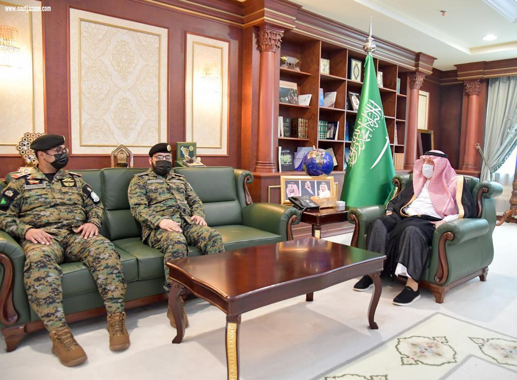 سمو أمير جازان يلتقي قائد قوة الأفواج الأمنية السابق والمعين حديثا بالمنطقة