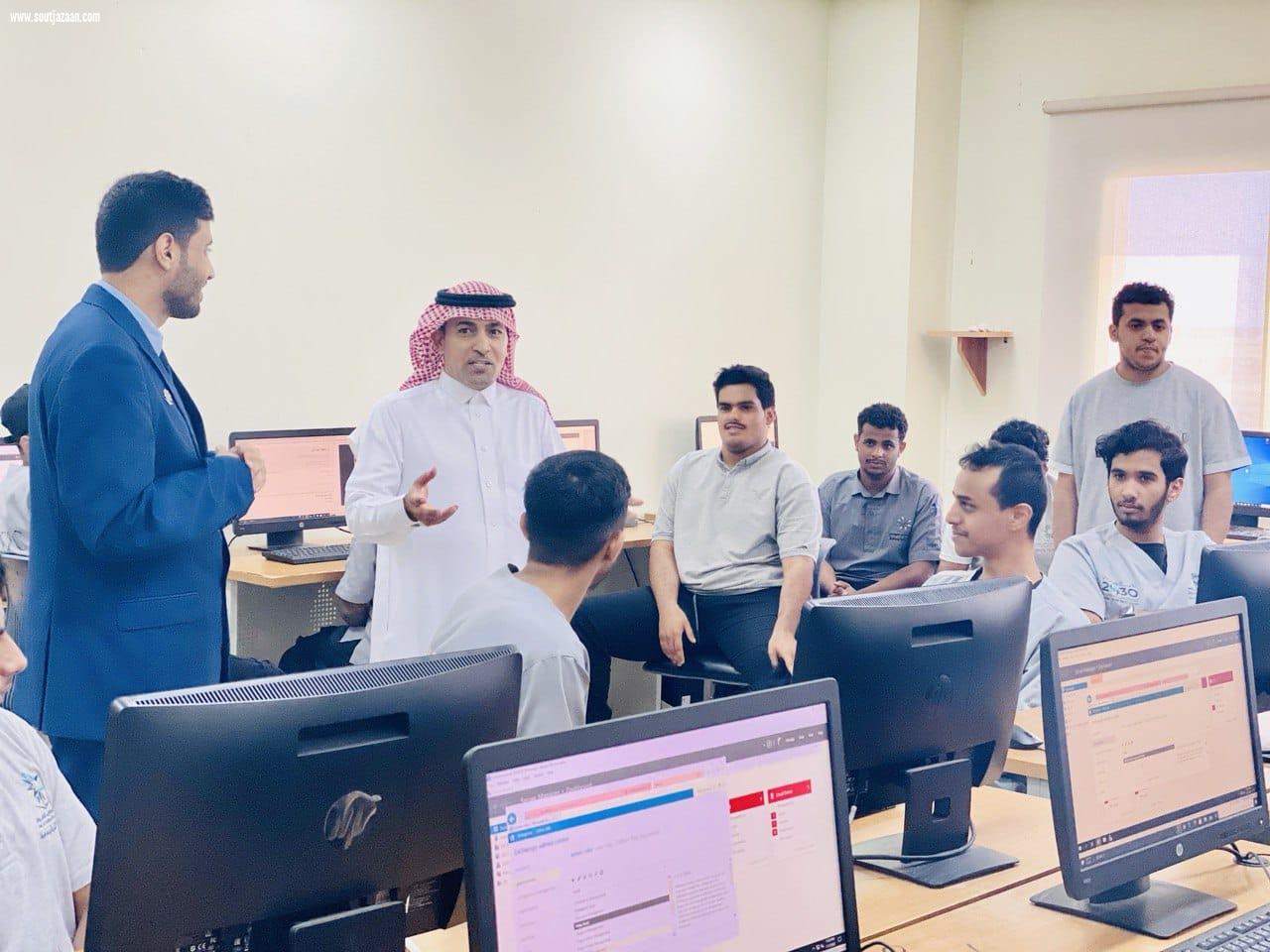 نائب المحافظ المساعد في زيارة تفقدية لمنشآت التدريب التقني بمنطقة جازان