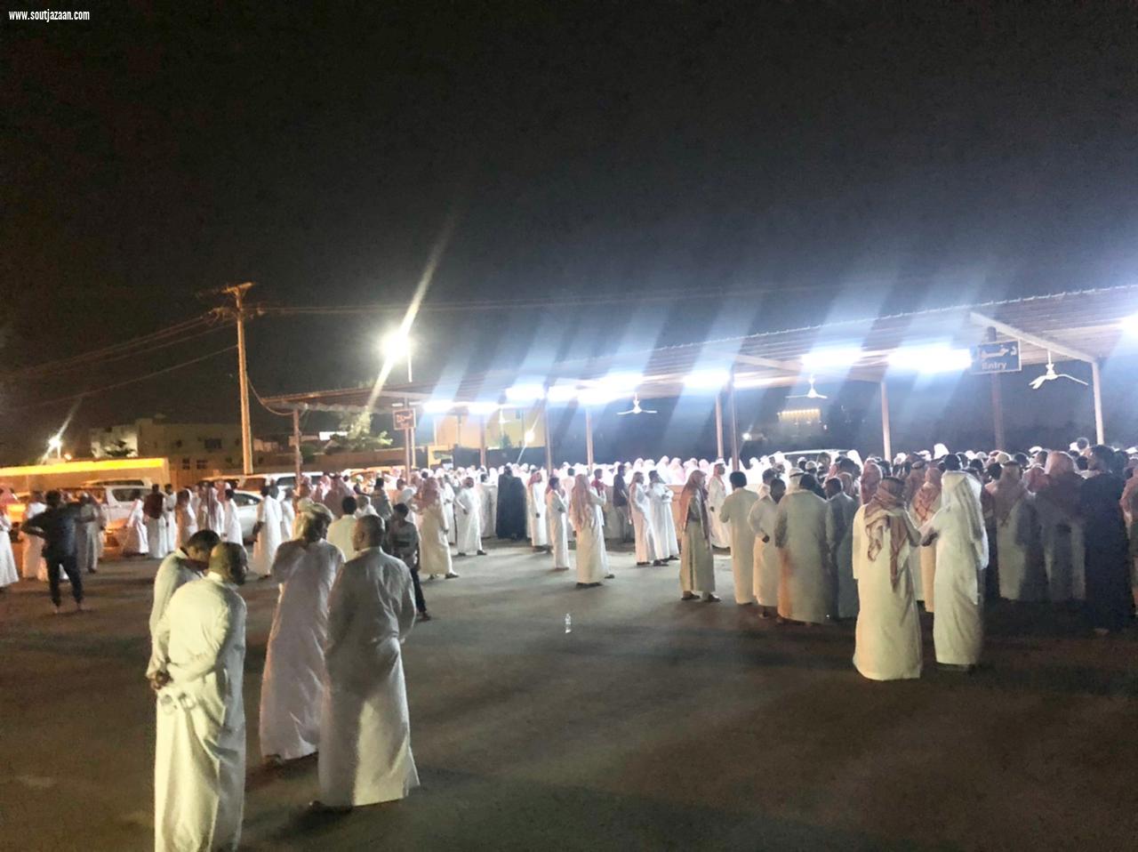 جموع غفيرة تشيع الجعفري أبو صدام لمثواه الأخير