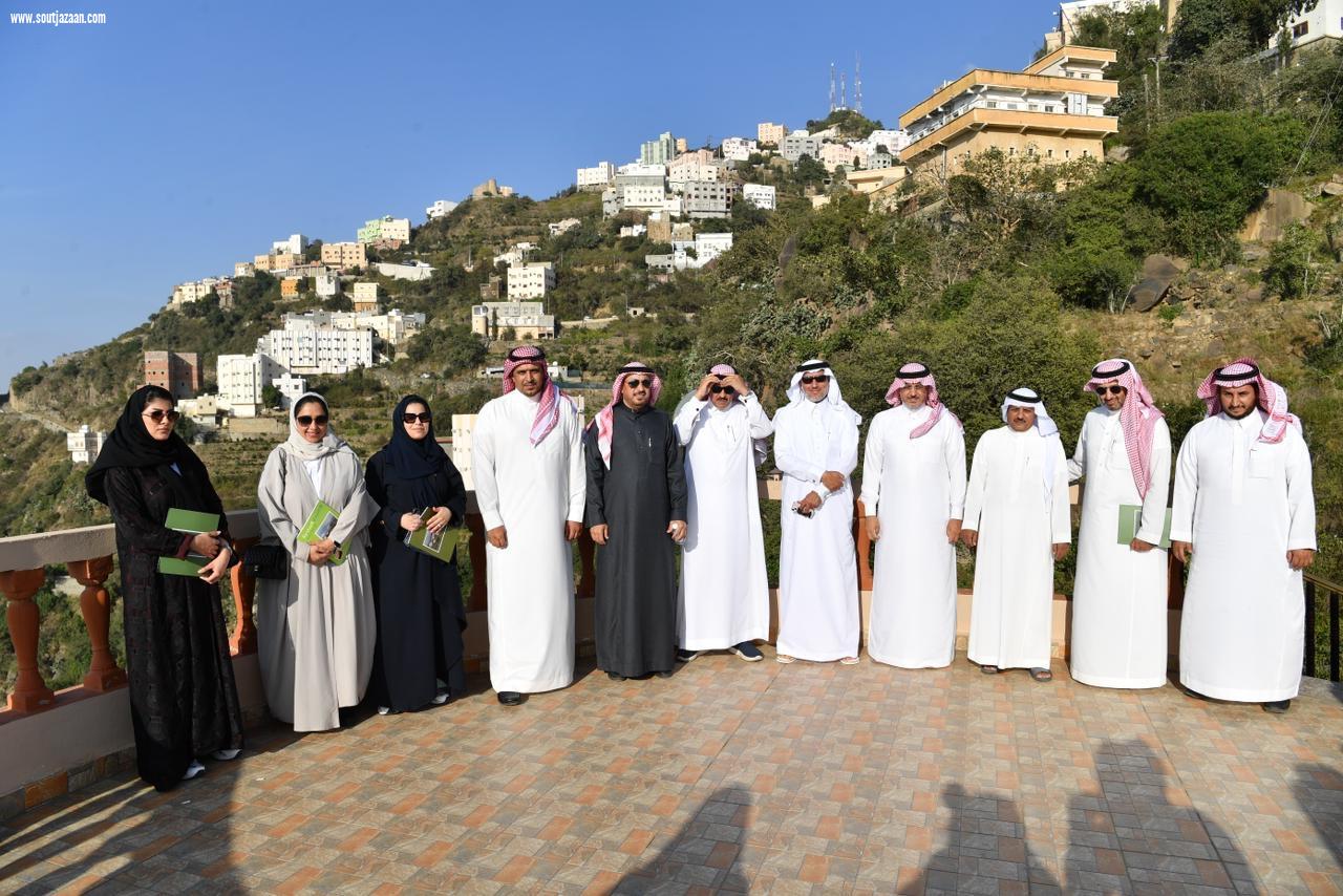 وفدُ أمناء مجالس المناطق يزورُ عددًا من المواقع الاستثمارية والصناعية والسياحية بجازان